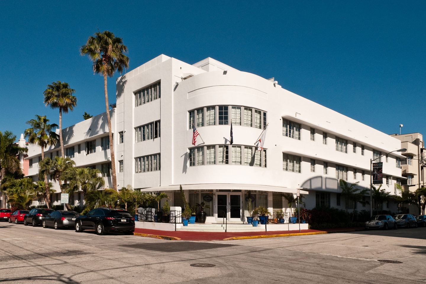 Riviera Hotel & Suites – South Beach
